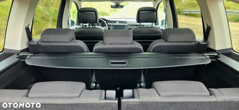 Volkswagen Touran - 14