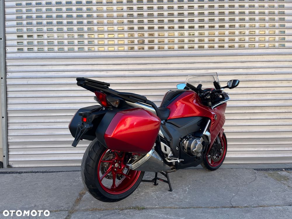 Honda VFR - 14