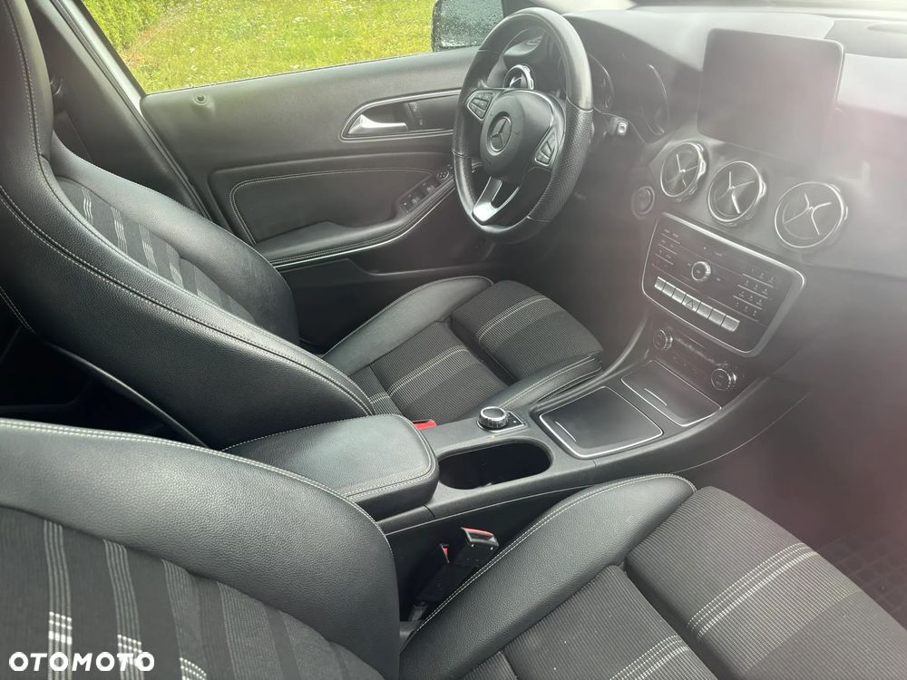 Mercedes-Benz GLA - 6