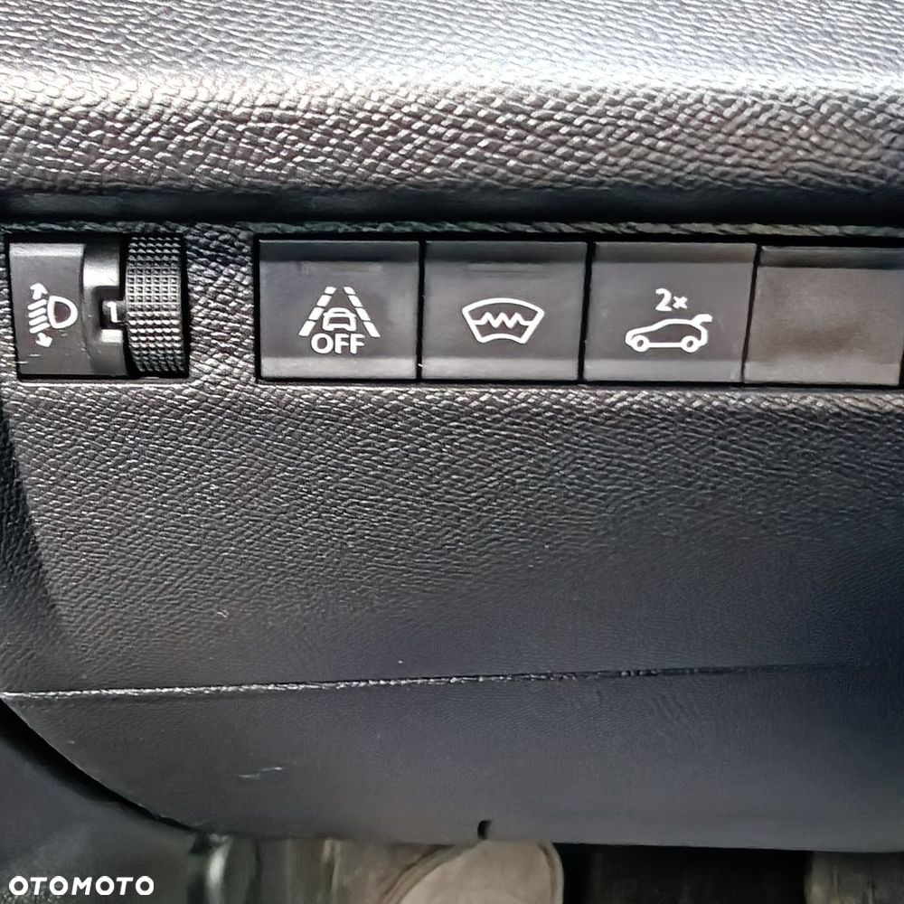 Citroën C4X 1.2 PureTech Plus S&S EAT8 - 19