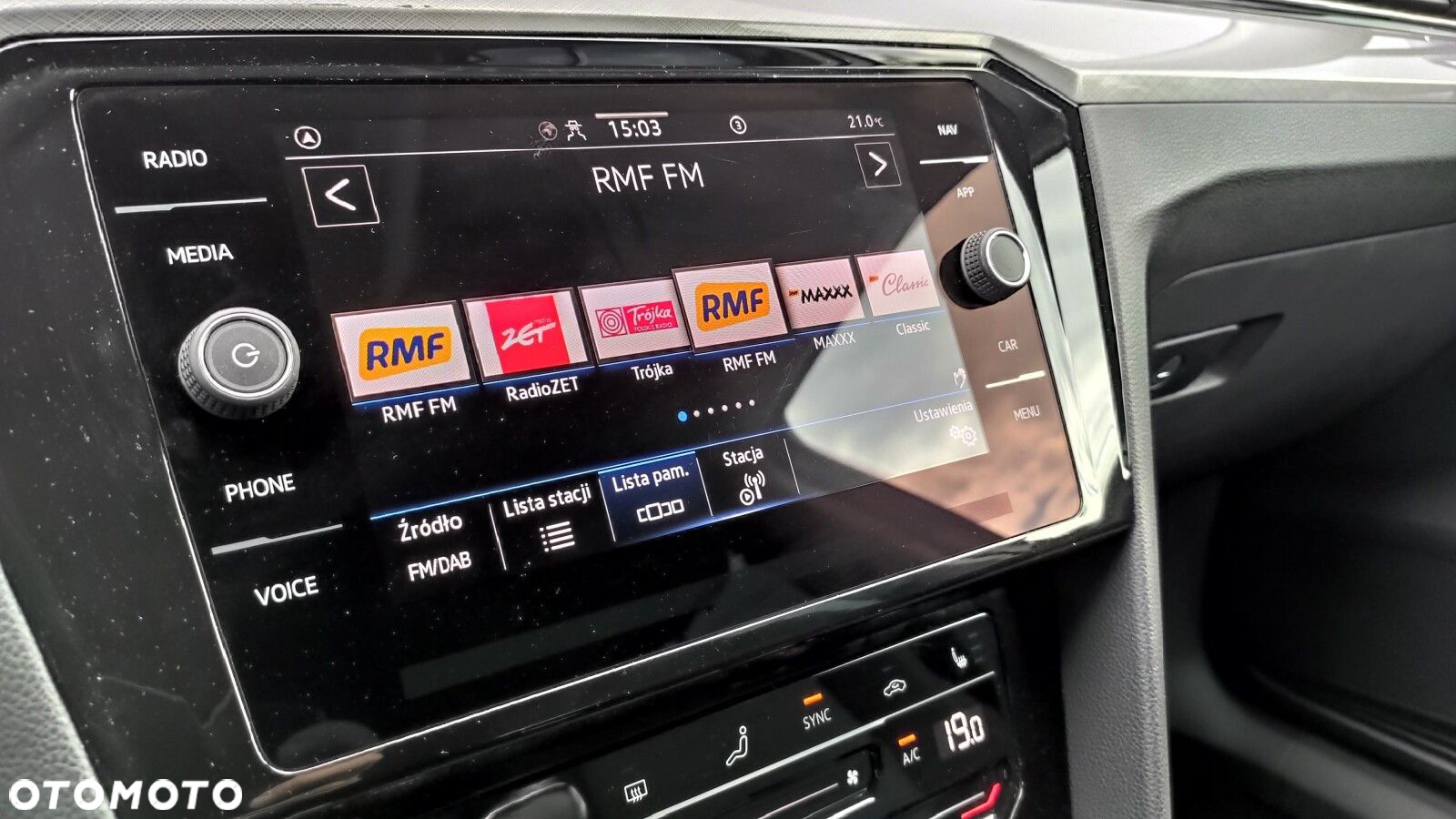 Volkswagen Passat - 16