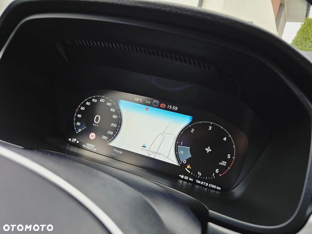 Volvo V90 D3 Momentum Pro - 17