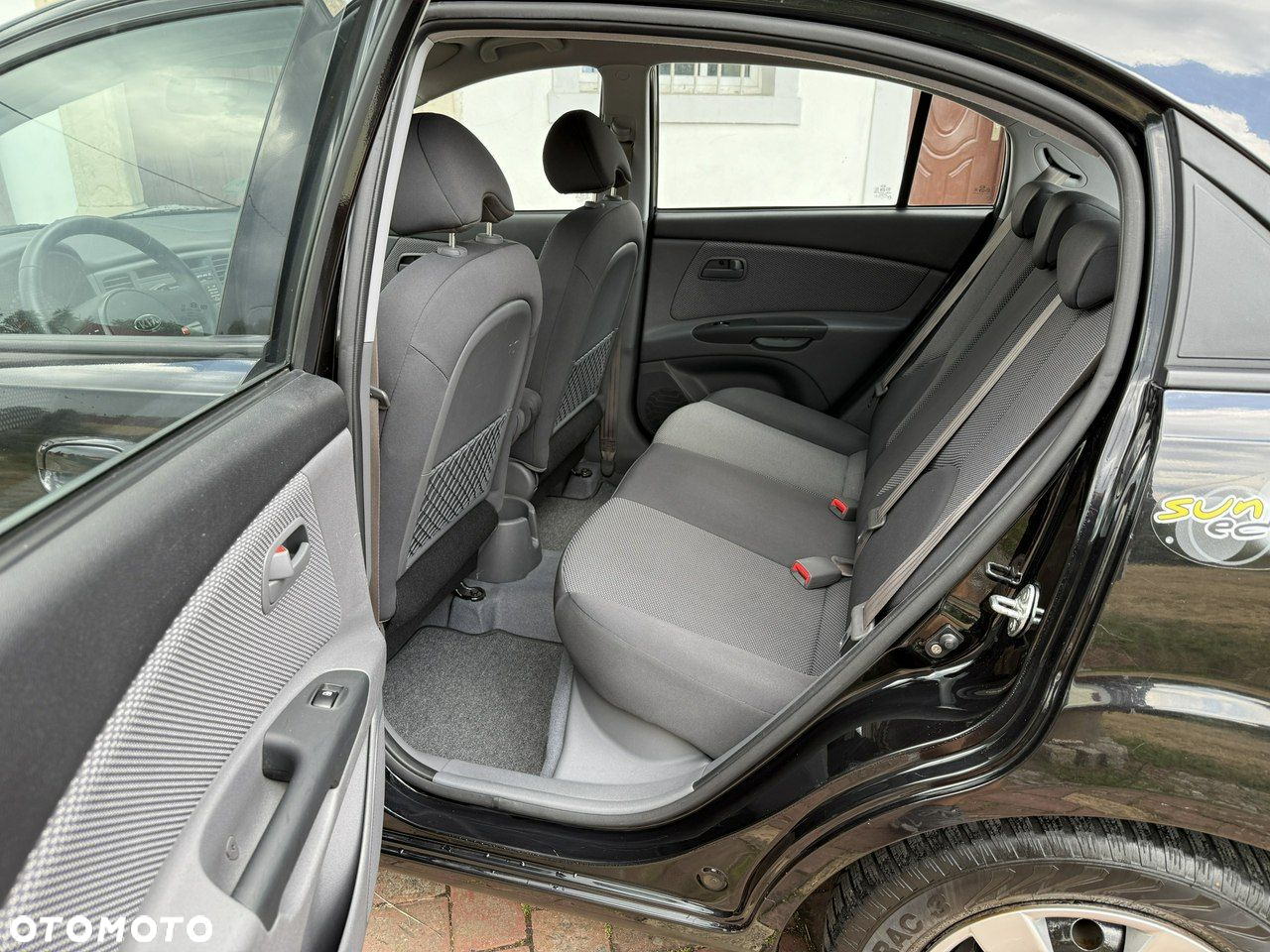 Kia Rio 1.4 Comfort - 38