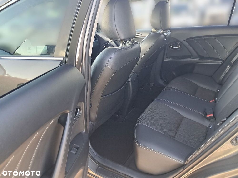 Toyota Avensis - 31
