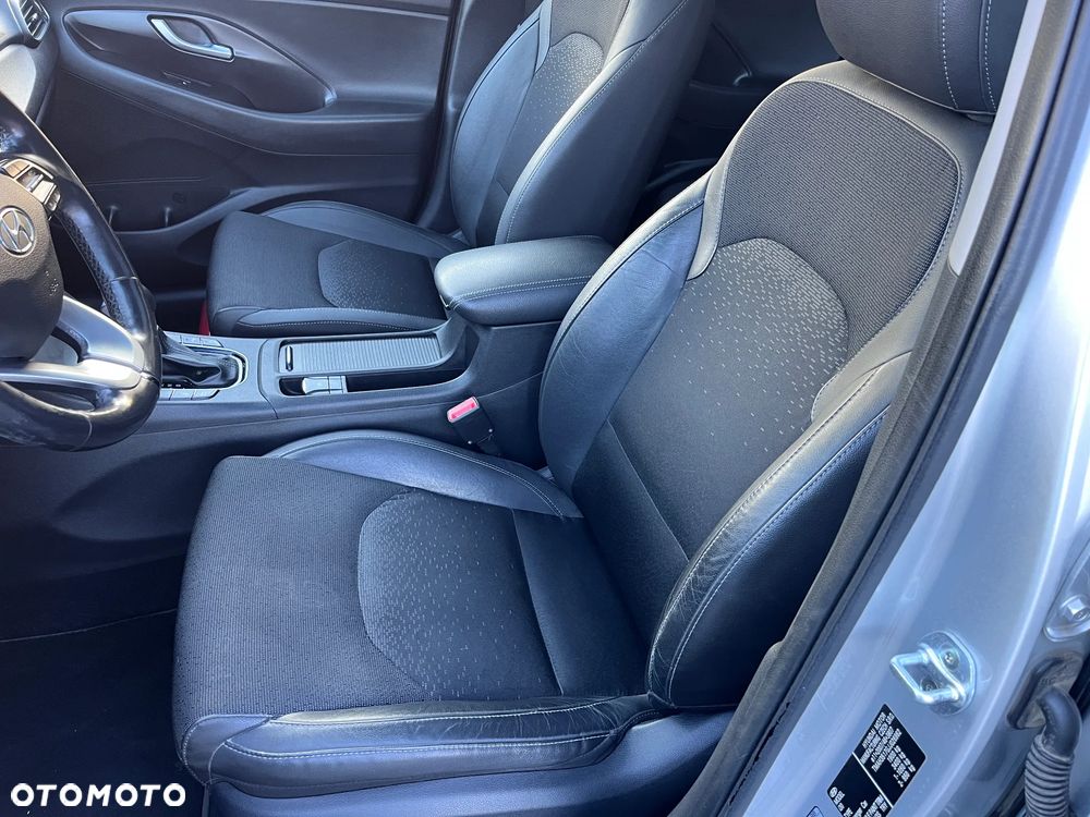 Hyundai i30 1.6 D Premiere Luxury DCT - 14