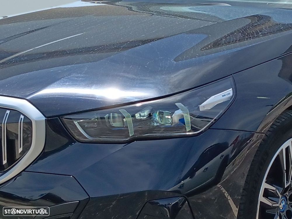 BMW 530 e Pack Desportivo M - 3