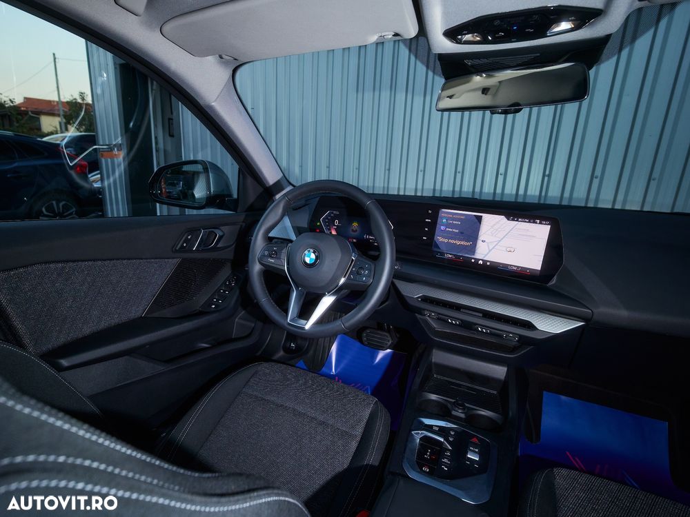 BMW Seria 1 120 AT MHEV - 8