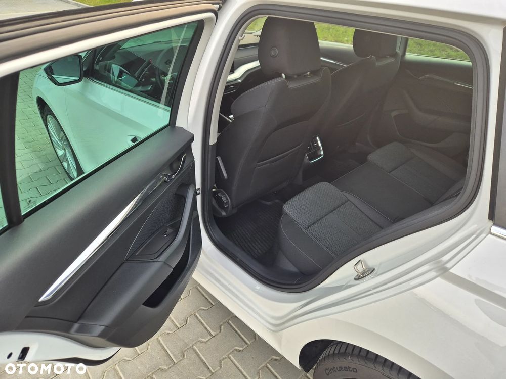 Skoda Octavia 2.0 TDI Style DSG - 10