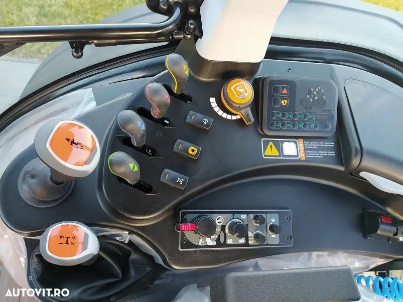 ARMATRAC 1104 LUX - 20