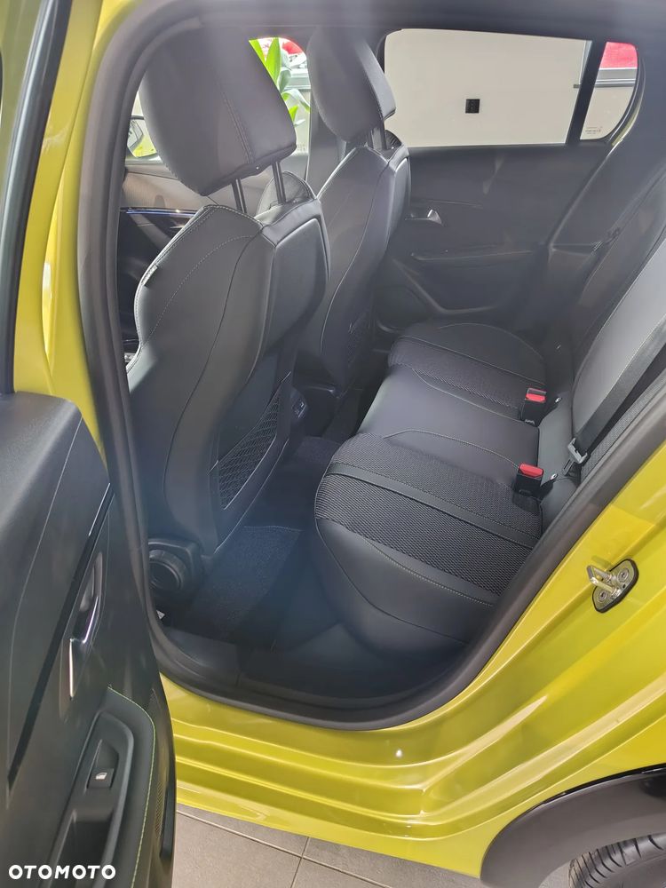 Peugeot 208 1.2 mHEV GT - 10