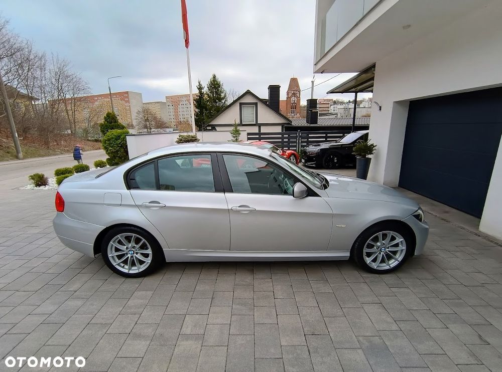 BMW Seria 3 320i - 2