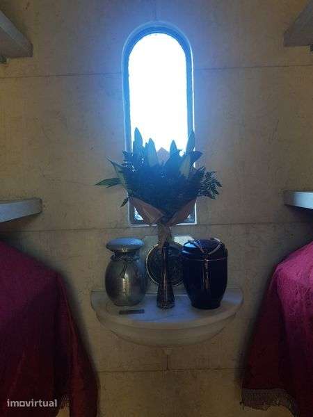 Jazigo cemitério de Queluz - Grande imagem: 2/2