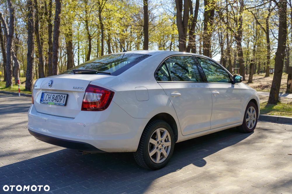 Skoda RAPID 1.6 TDI DPF Ambition - 3