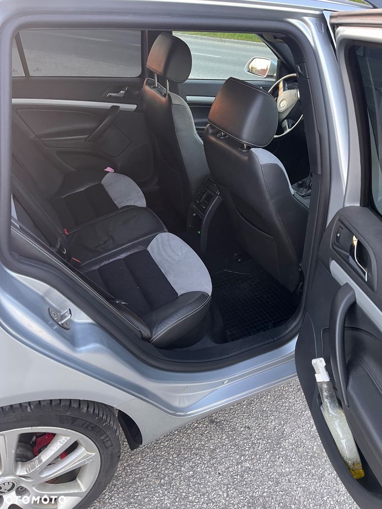 Skoda Octavia 2.0 TDI DPF RS - 9