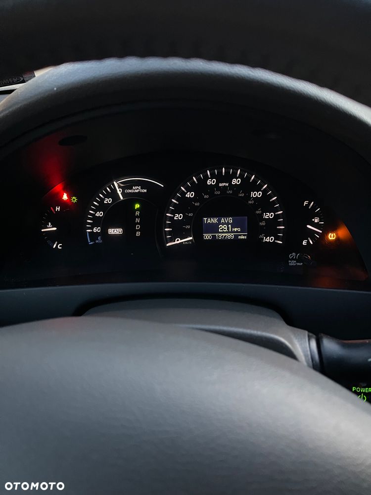 Toyota Camry - 10