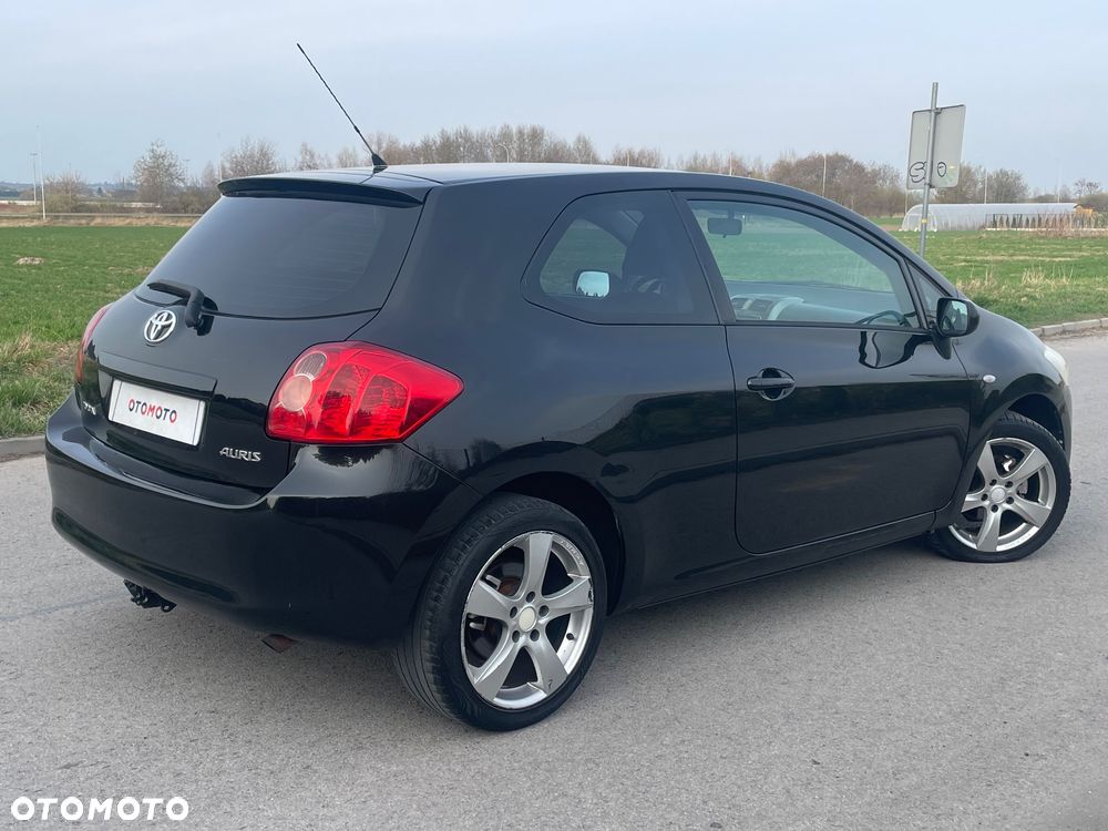 Toyota Auris 1.6 VVT-i Team - 4