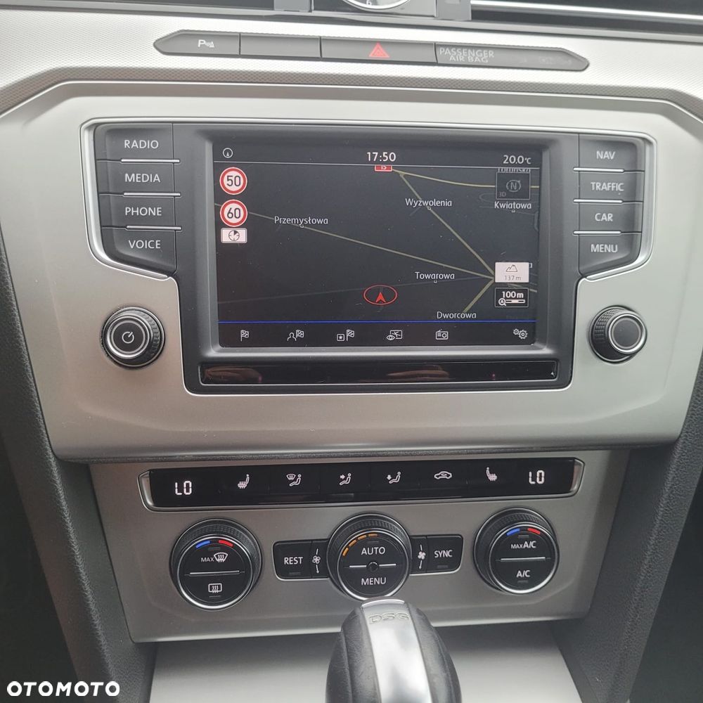 Volkswagen Passat - 10