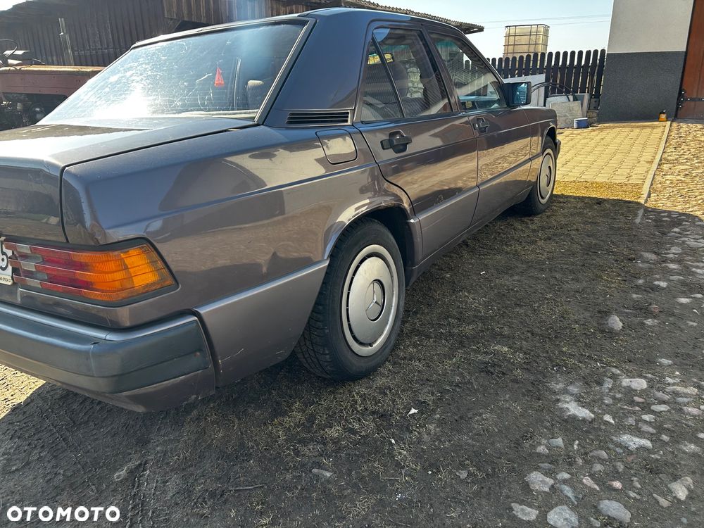 Mercedes-Benz W201 (190) - 6