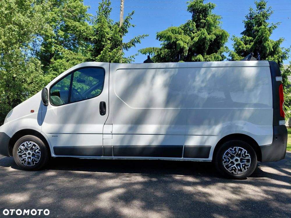 Opel Vivaro L2H1 2.9t - 8