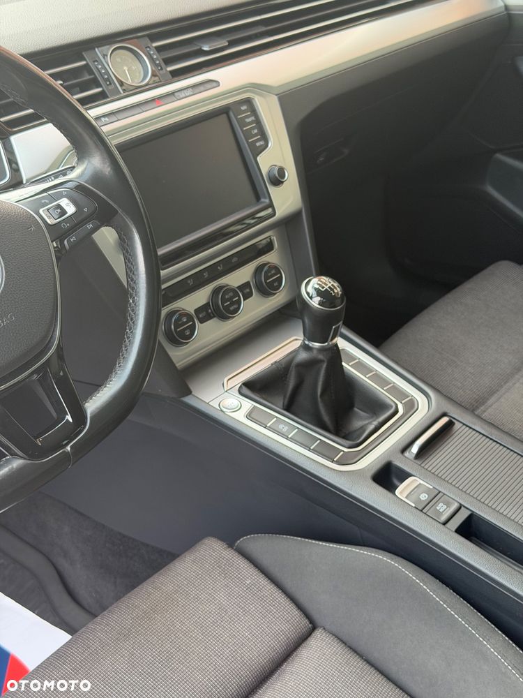 Volkswagen Passat 1.6 TDI (BlueMotion Technology) Comfortline - 36