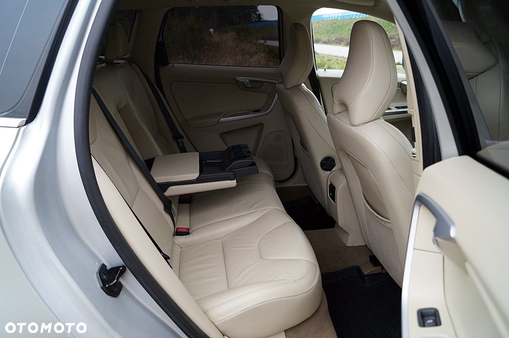 Volvo XC 60 D4 Edition Pro - 27