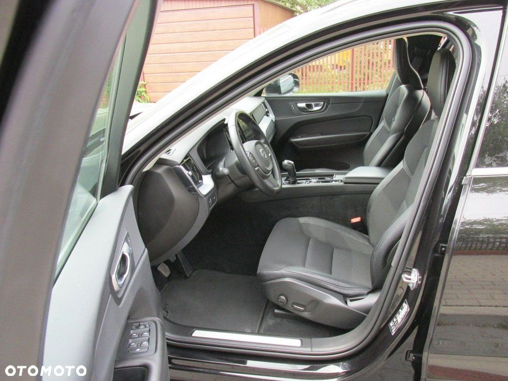 Volvo XC 60 D3 Momentum Pro - 12