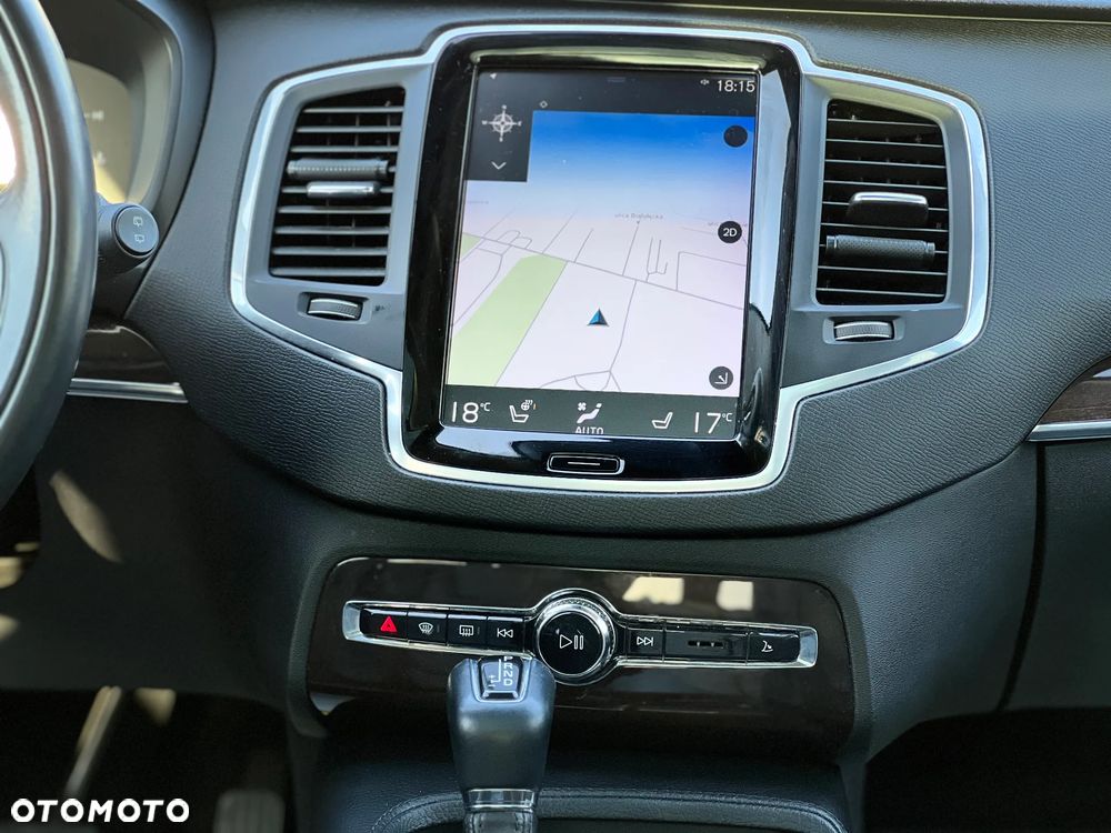 Volvo XC 90 - 23