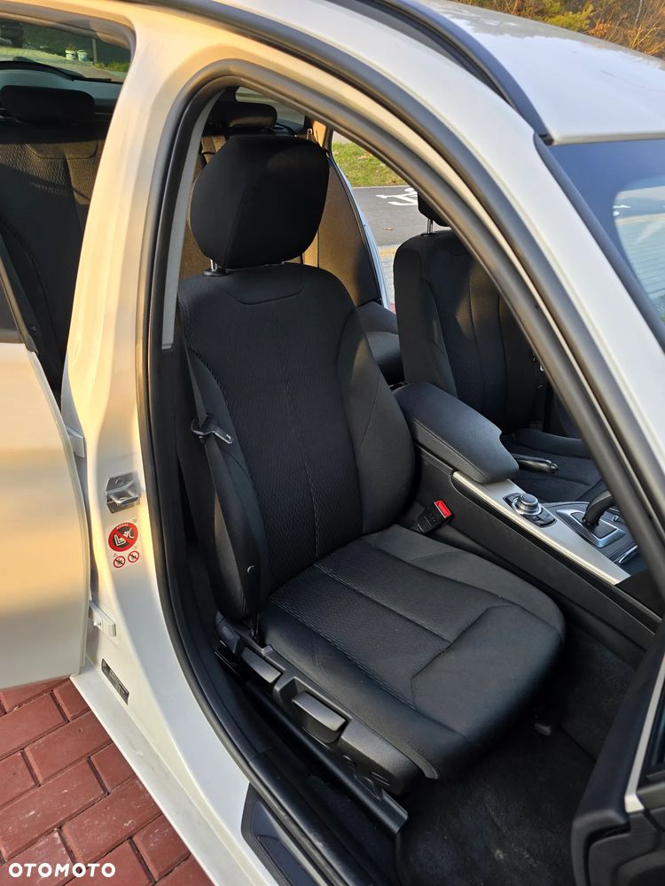 BMW Seria 3 320d Sport Line - 22