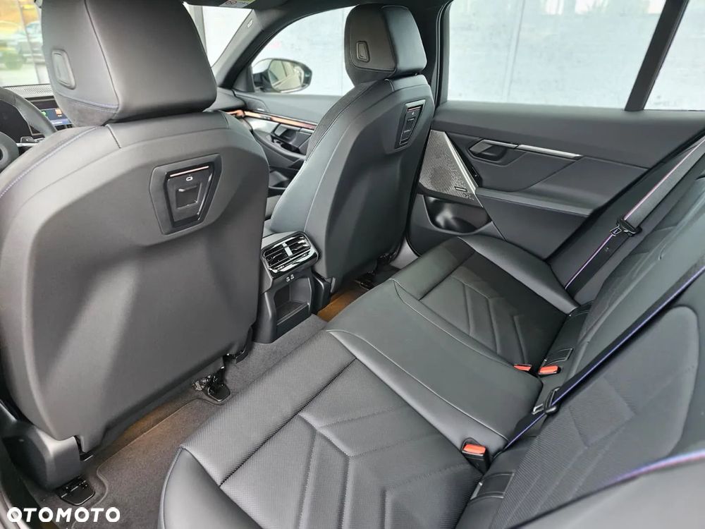 BMW Seria 5 520d xDrive mHEV - 31