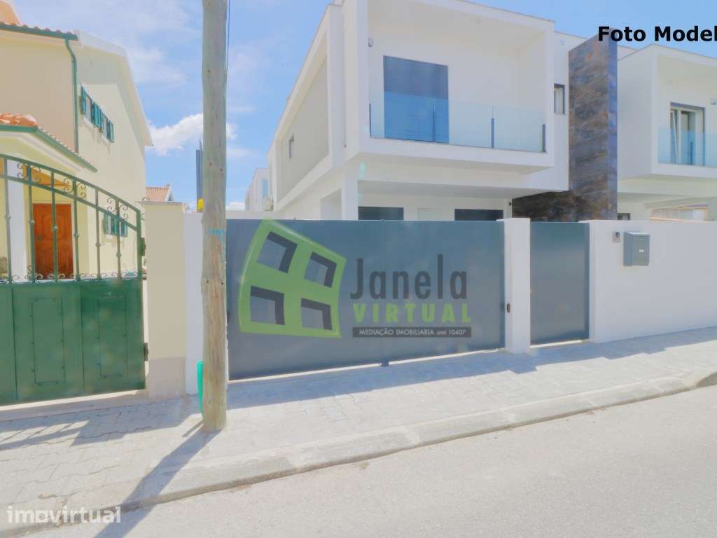 Moradia Geminada T4 com Piscina - Fernão Ferro - Grande imagem: 2/5