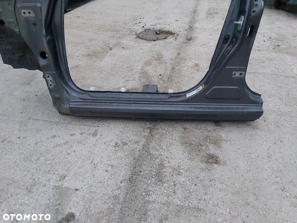 Toyota Auris I słupek lewy przód A + B próg - 4