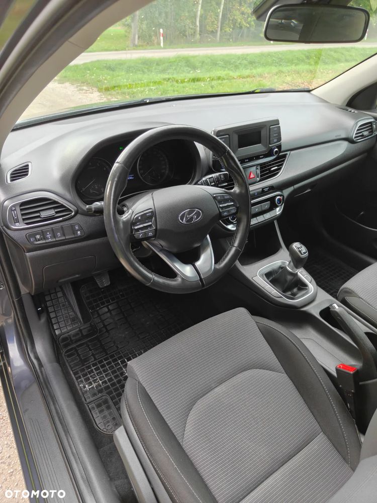 Hyundai i30 1.5 DPI Modern - 10