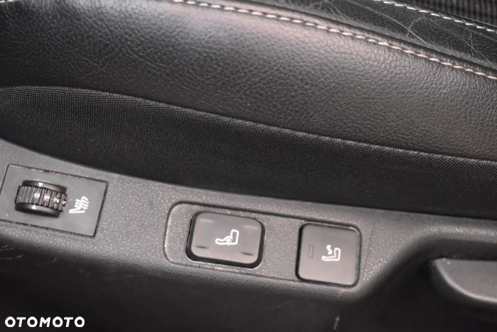 Citroën C4 PureTech 130 Stop&Start SHINE - 23