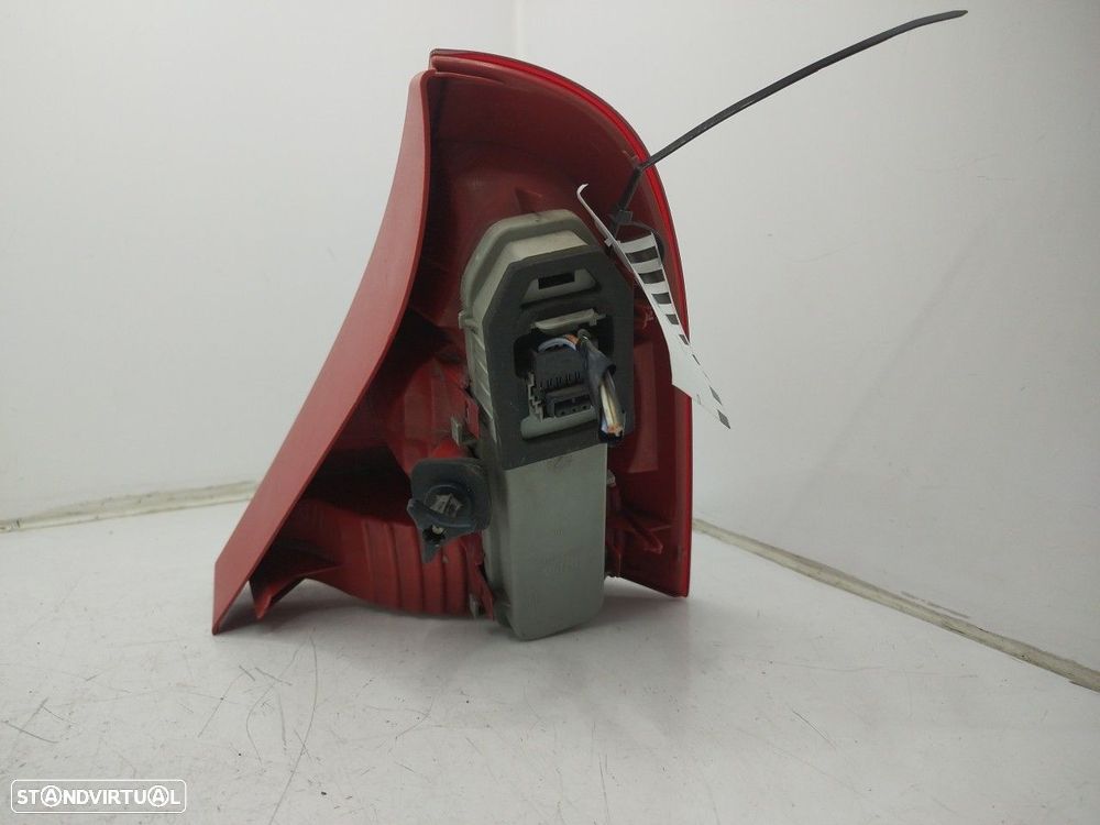 Farolim Stop Esq Renault Clio Ii (Bb0/1/2_, Cb0/1/2_) - 4