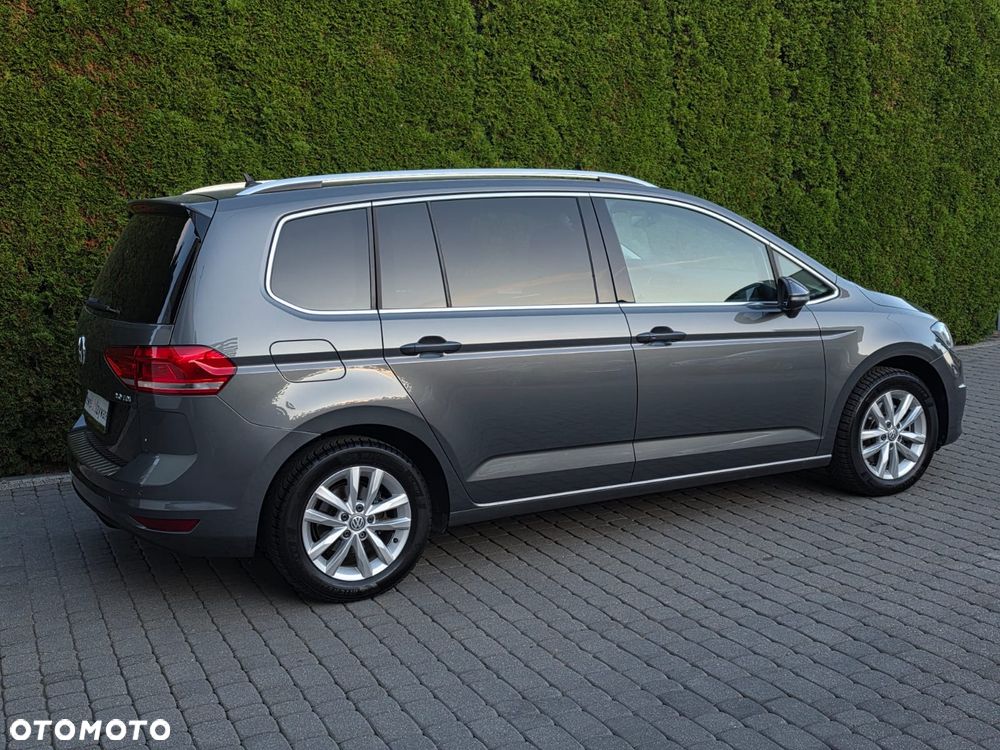 Volkswagen Touran - 8