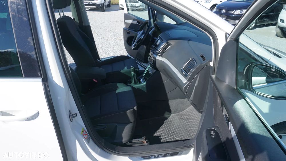 Volkswagen Sharan 2.0 TDI 4MOTION Blue Motion Style - 9