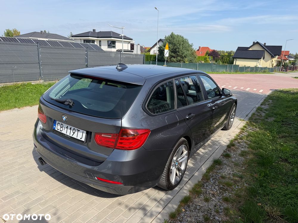 BMW Seria 3 328i xDrive Sport-Aut - 27