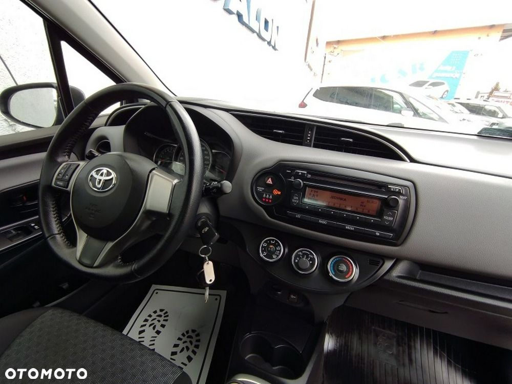 Toyota Yaris - 12