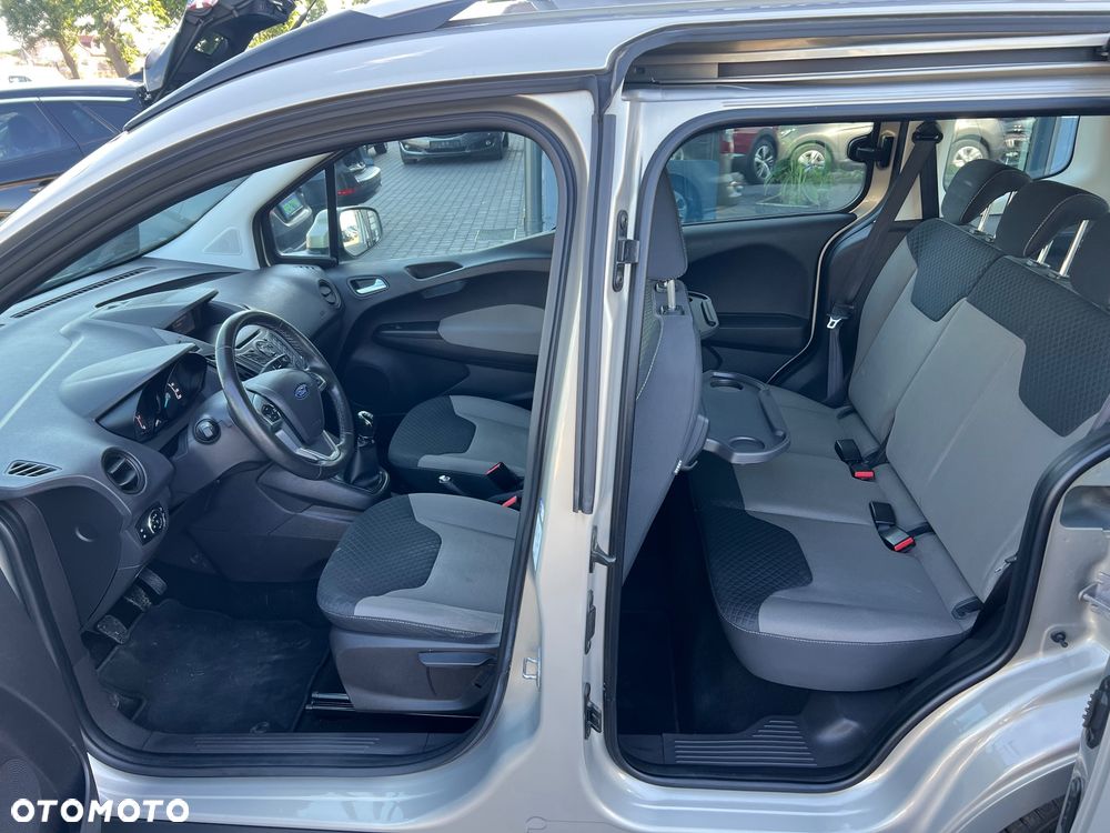 Ford Tourneo Courier - 15