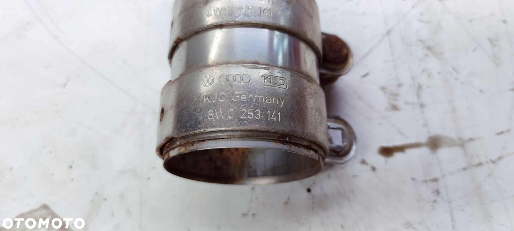 OBEJMA WYDECHU TŁUMIKA AUDI A4 B8 A5 8W0253141 - 3