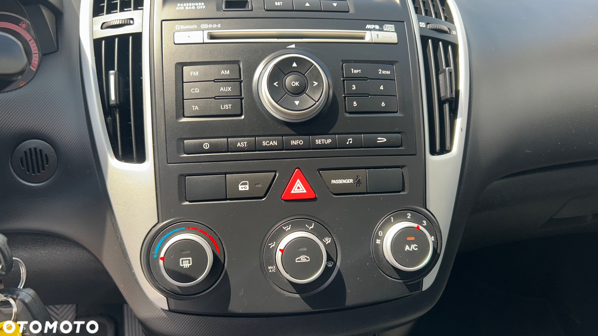 Kia Ceed 1.4 CVVT Attract - 17