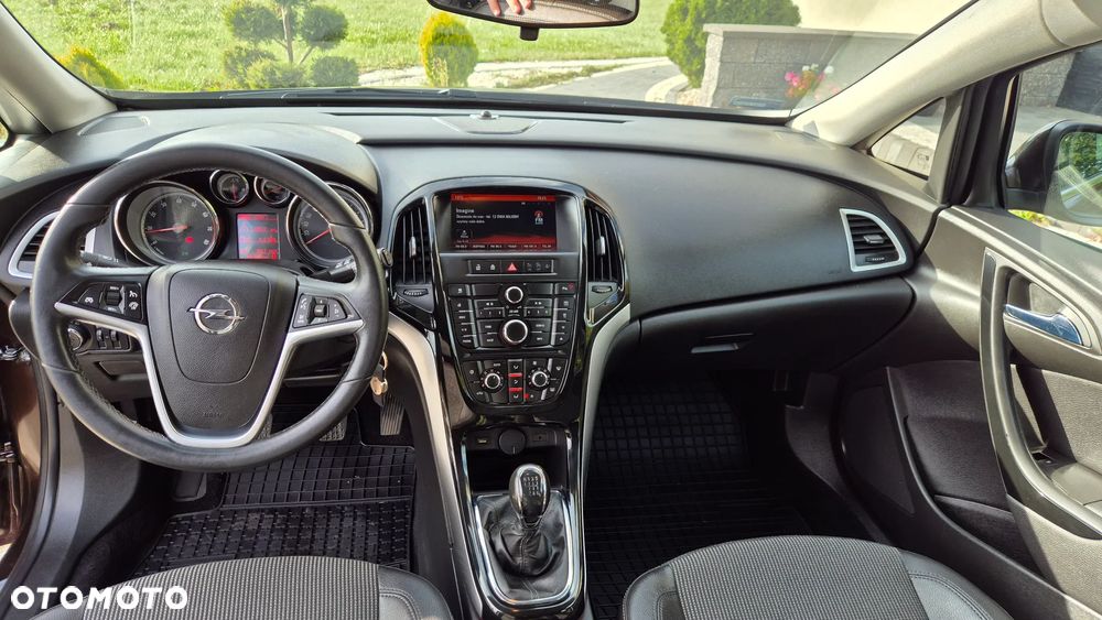 Opel Astra IV 1.4 T Cosmo - 9