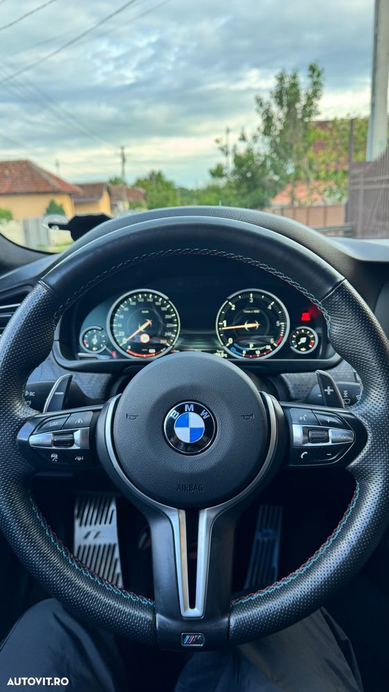 BMW Seria 5 520d xDrive AT - 24