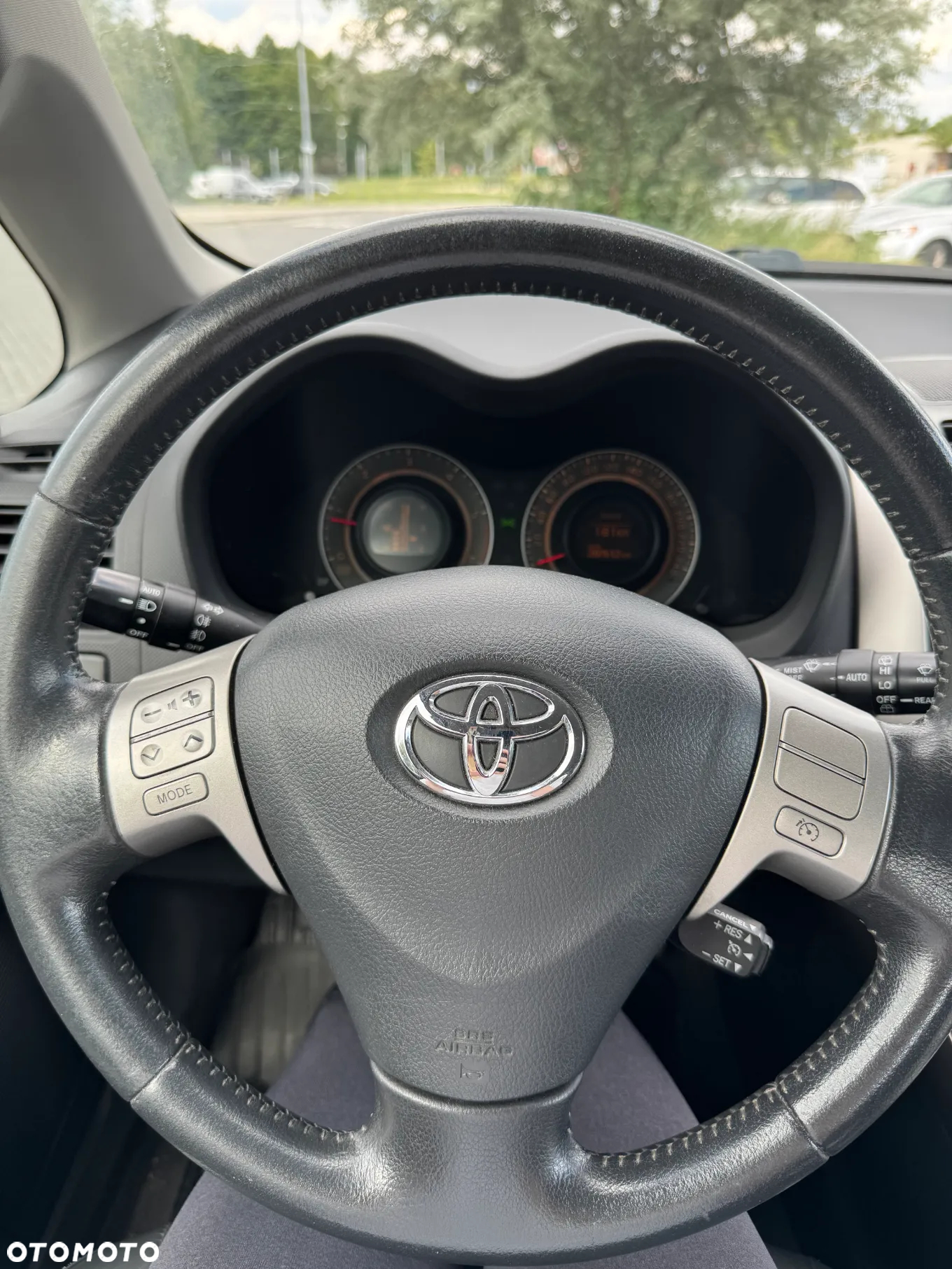 Toyota Auris 2.2 D-4D X - 16