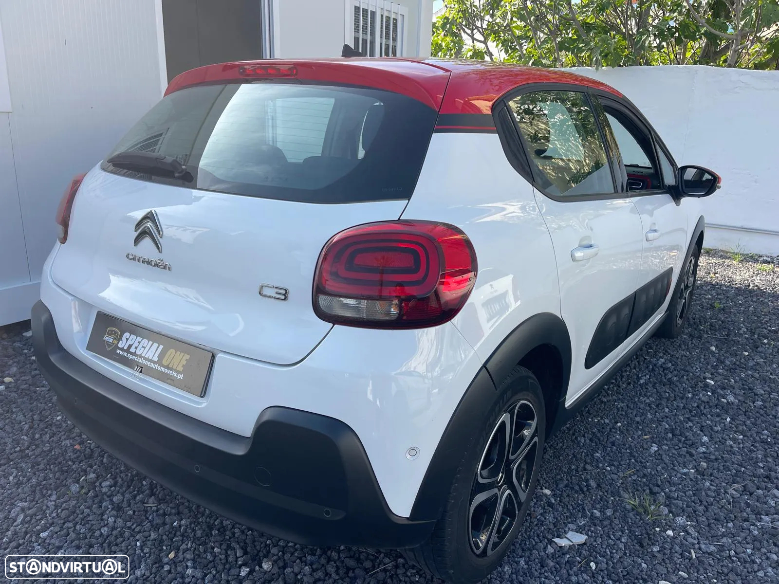 Citroën C3 1.2 PureTech Shine EAT6 - 11