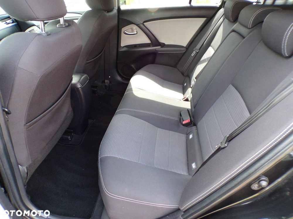 Toyota Avensis - 31