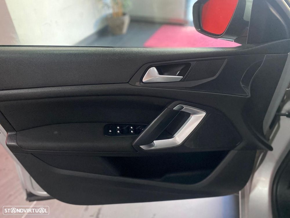 Peugeot 308 1.6 e-HDi Allure - 18