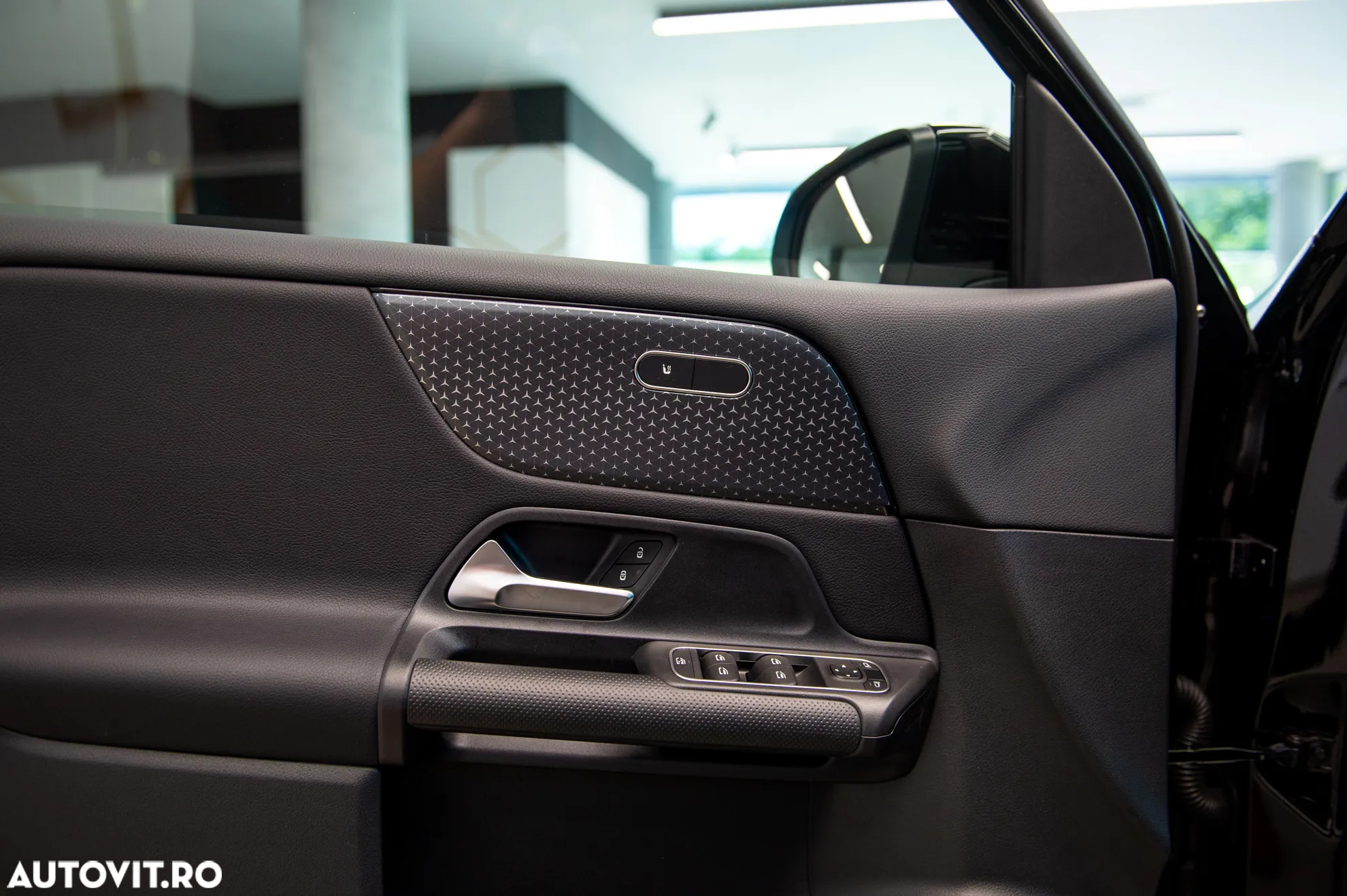 Mercedes-Benz GLB 200 7G-DCT - 11