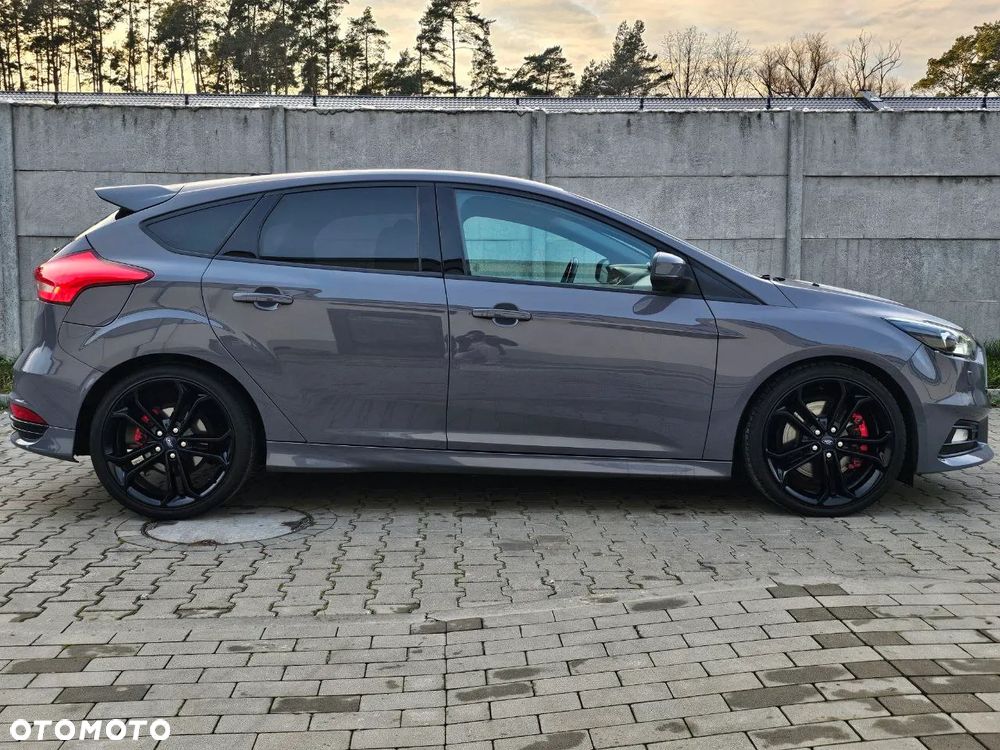 Ford Focus ST - 18