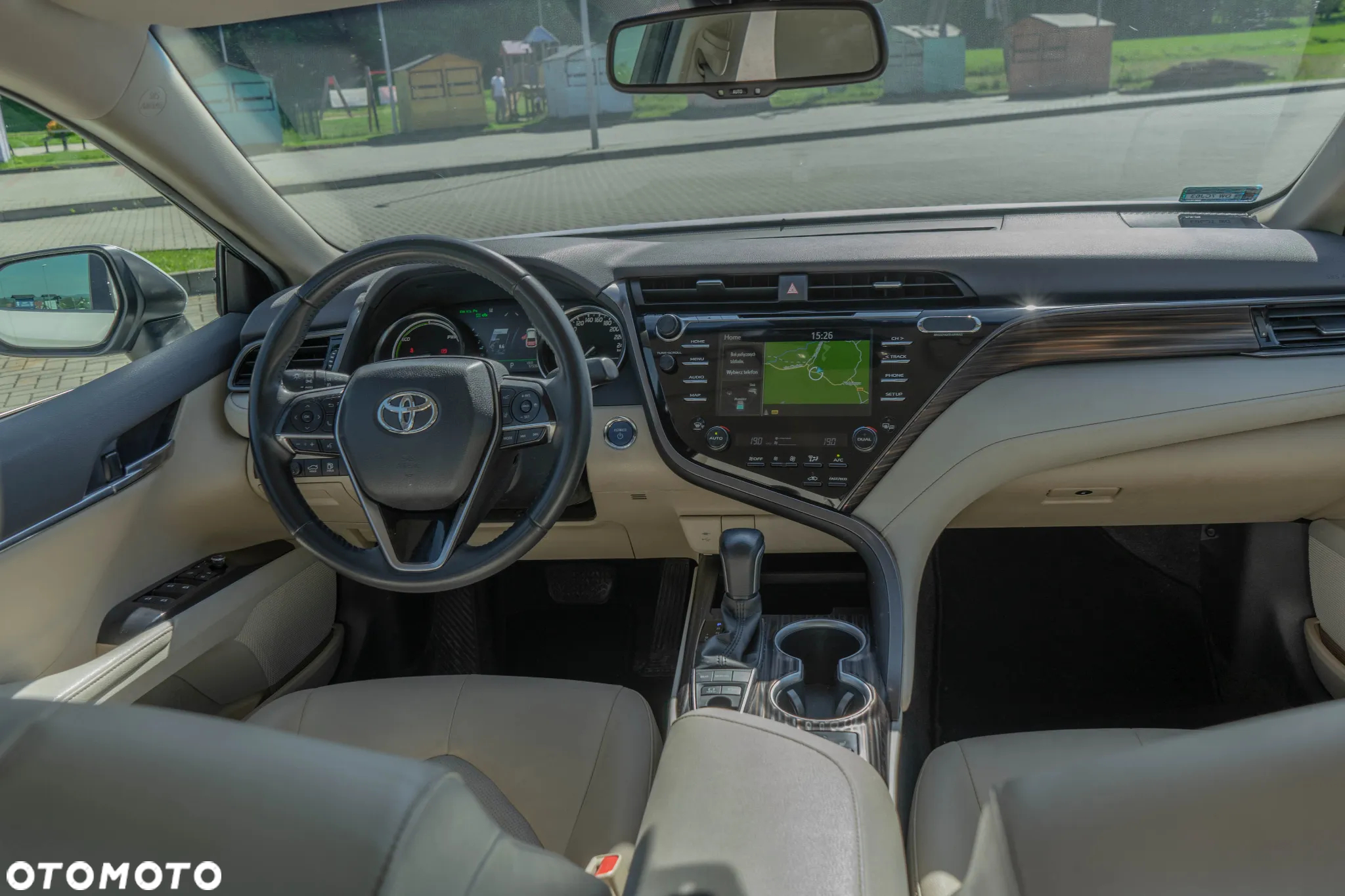 Toyota Camry 2.5 Hybrid Executive CVT - 26